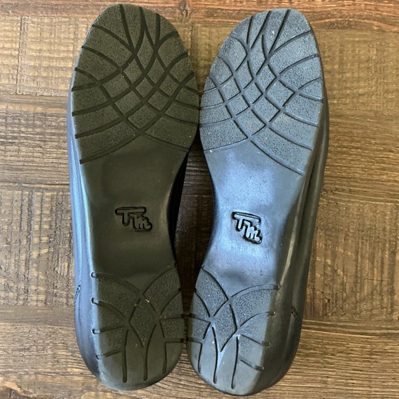 Tom McCan Black Tassel Loafers - Picture 7 of 7